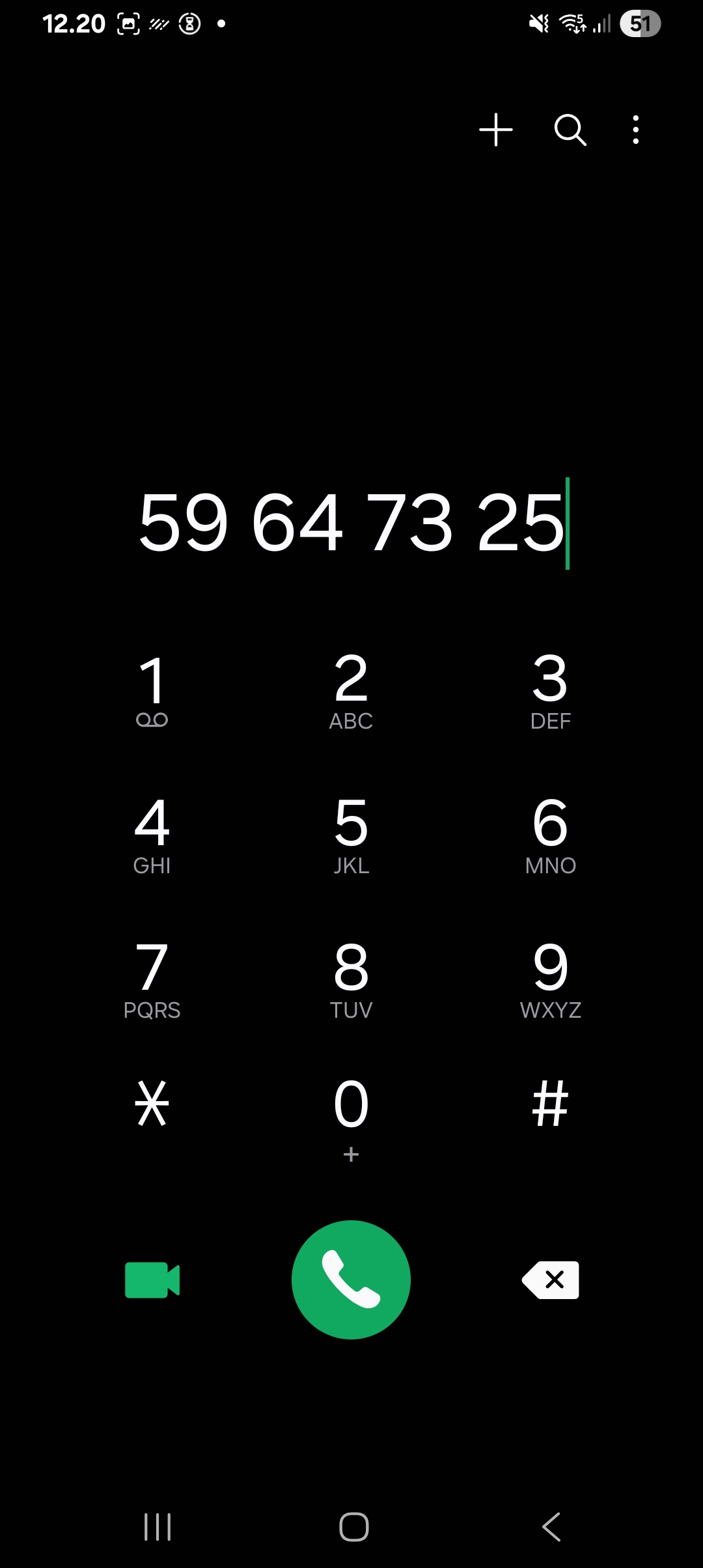 Telefon åbnet med kopieret nummer